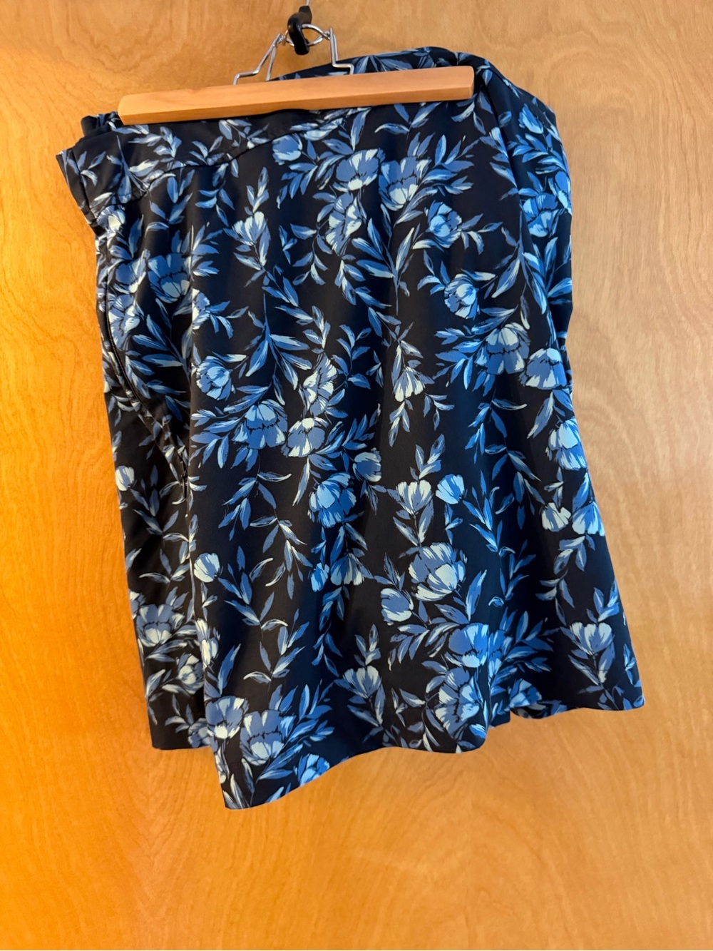 J. Jill Fit Women's Blue Floral Golf/Pickleball/Tennis Skort - Tall Knee-length